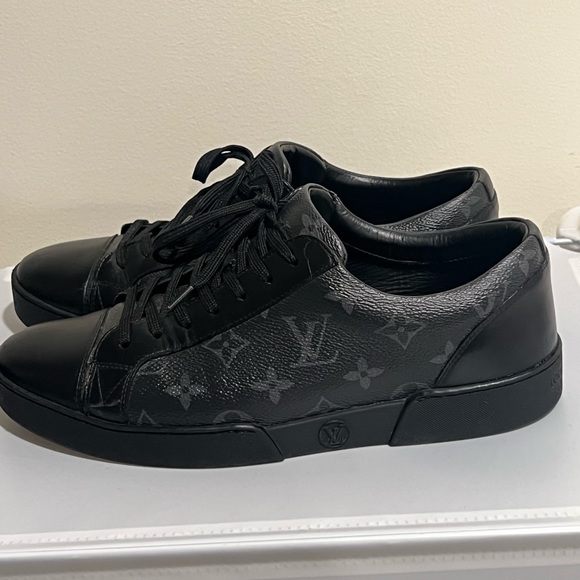 Louis Vuitton sneakers - Picture 3 of 8